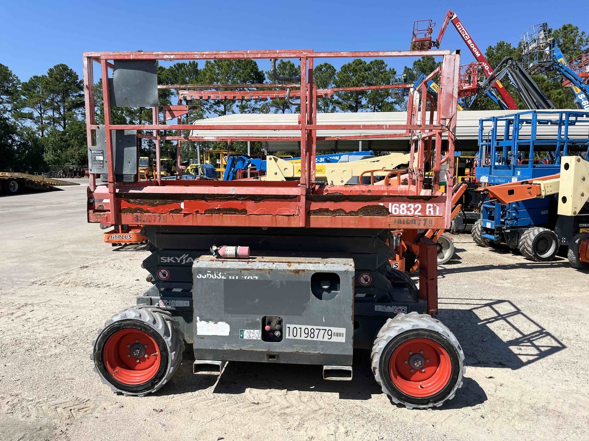 2016 Skyjack SJ-6832RT