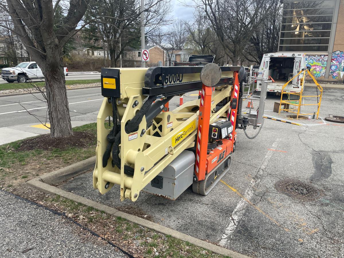 2017 JLG X600AJ