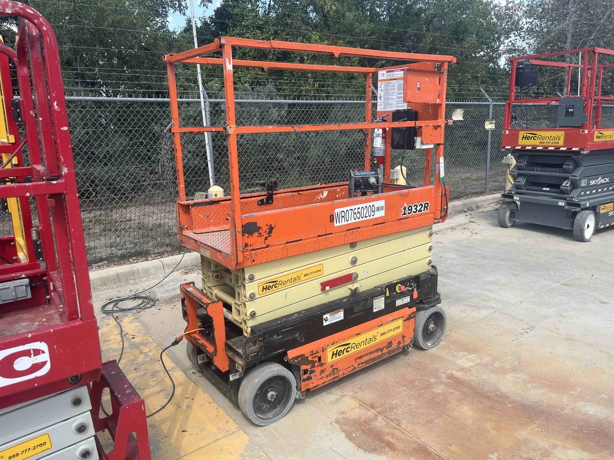 2018 JLG 1932R-4