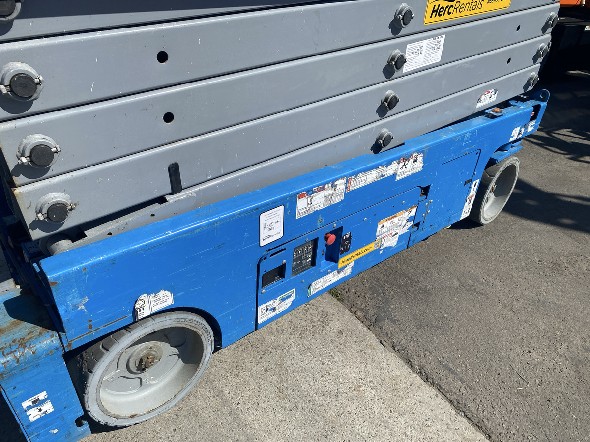 2018 Genie GS-3232-12