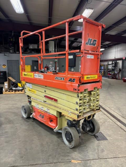 2017 JLG 2632ES-4