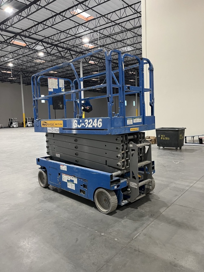 2017 Genie GS-3246-3