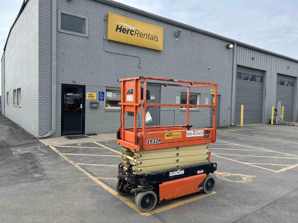 2018 JLG 1932R