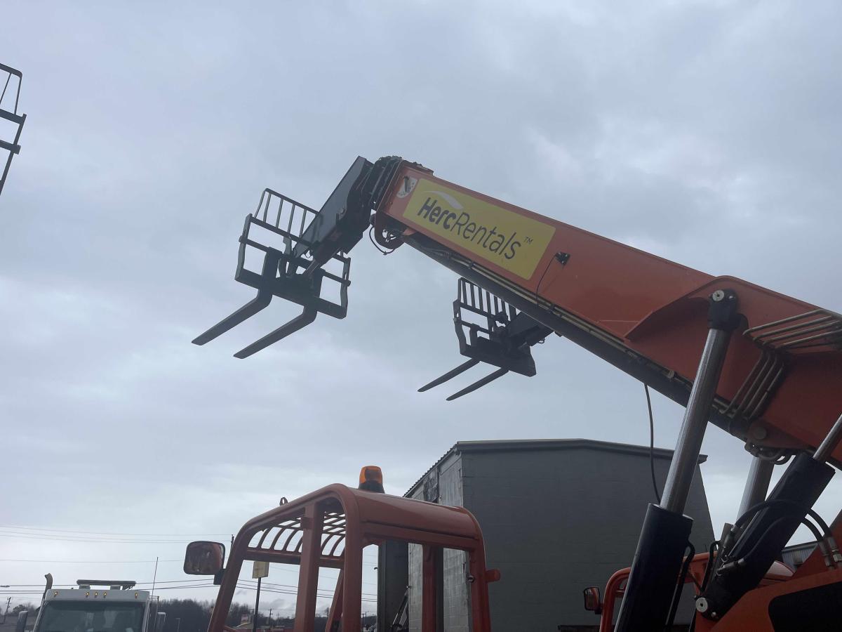 2017 SkyTrak 10054
