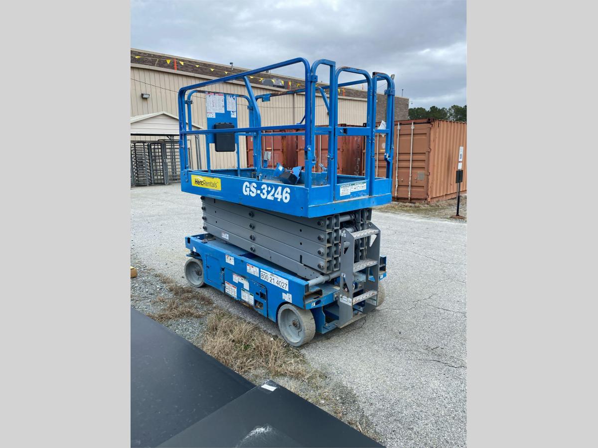 2018 Genie GS-3246