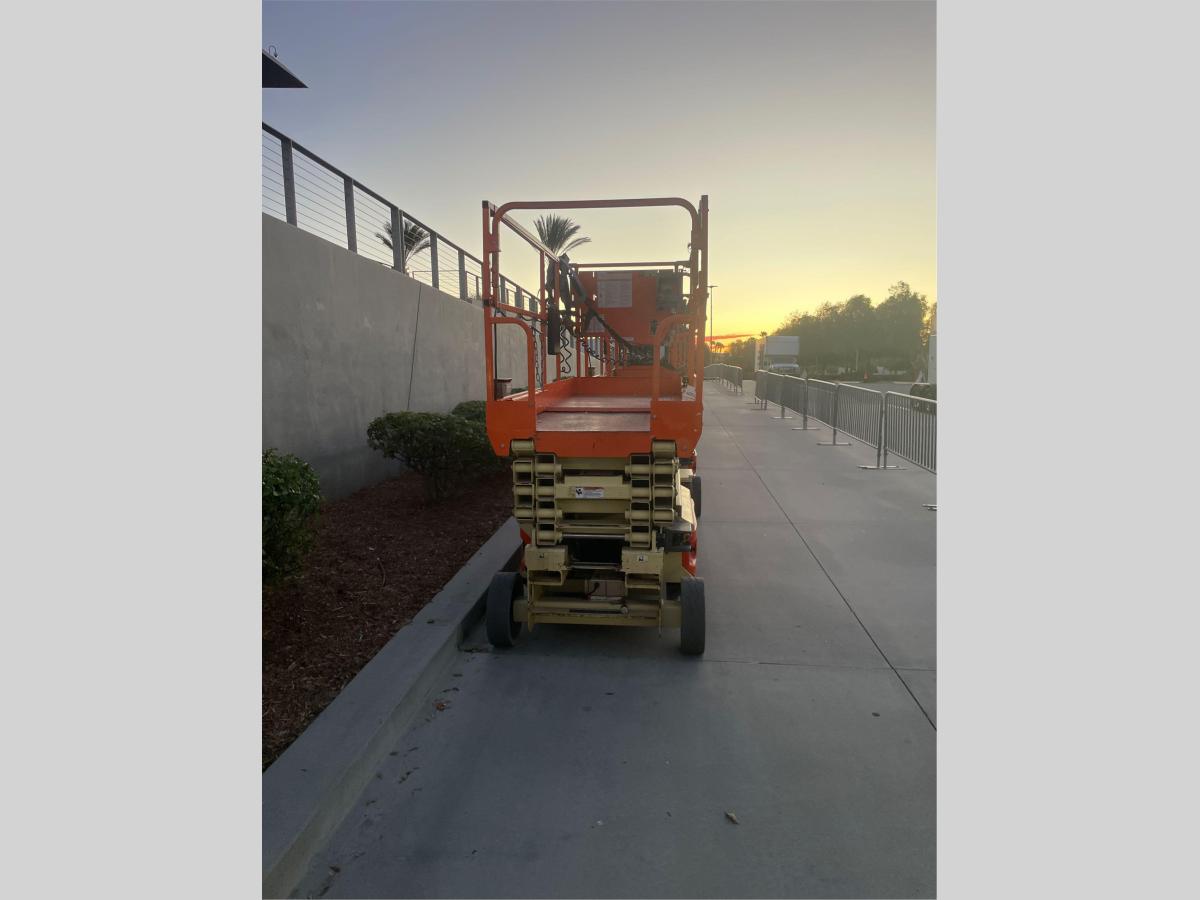 2015 JLG 3246ES