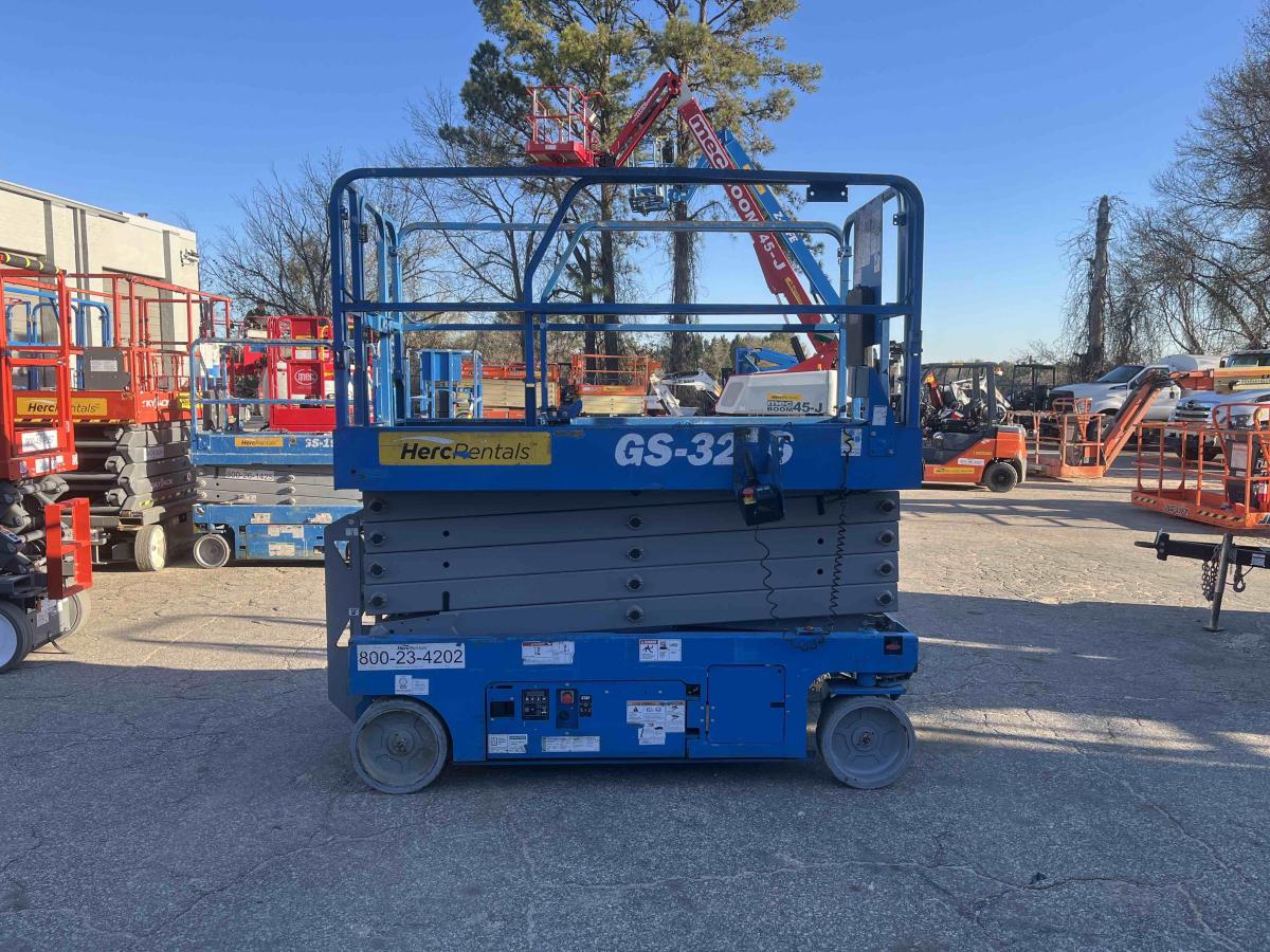 2018 Genie GS-3246