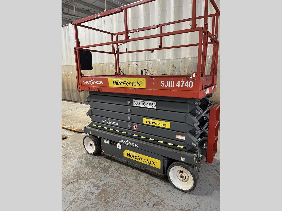 2017 Skyjack SJ4740