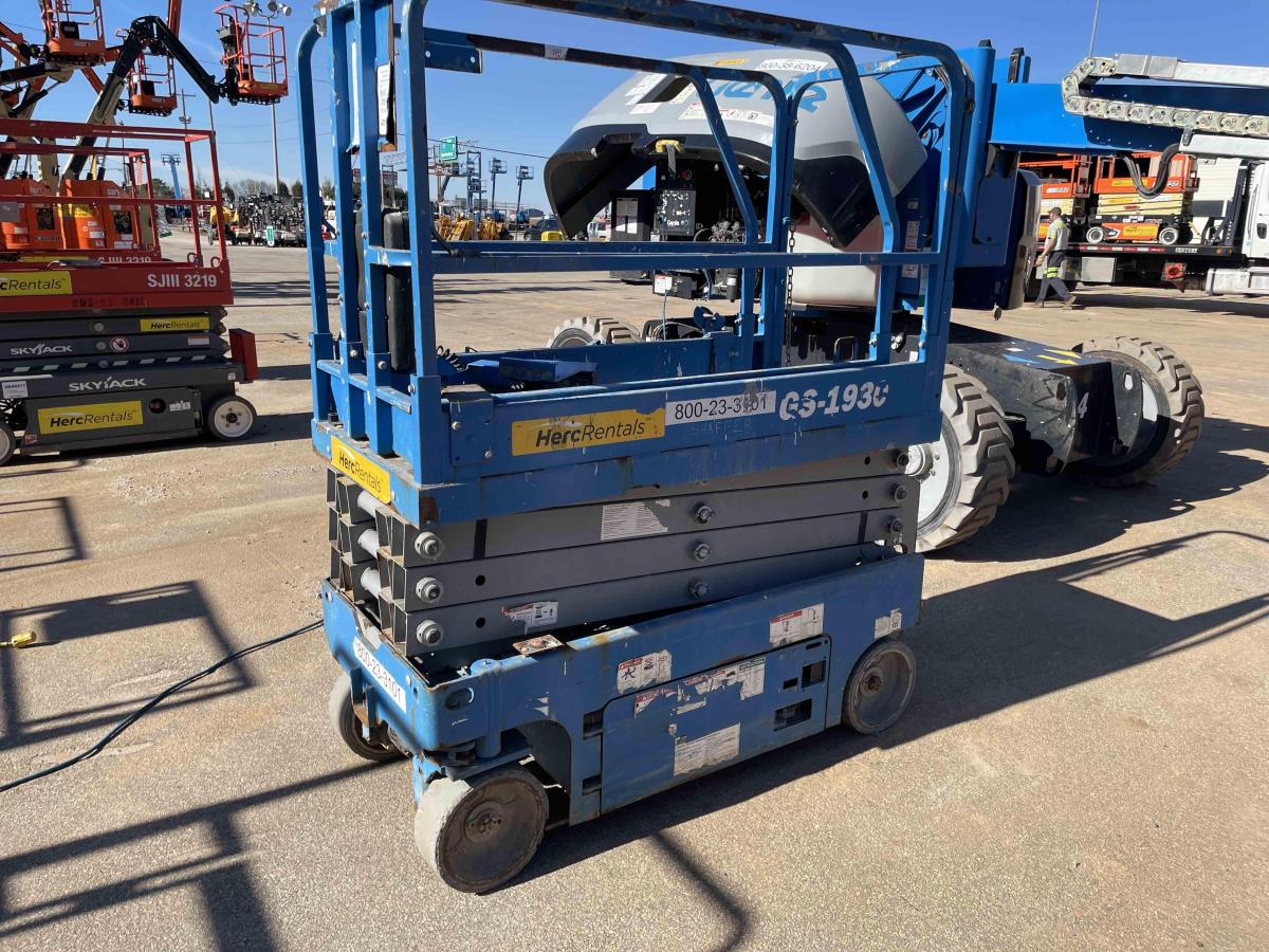 2018 Genie GS-1930
