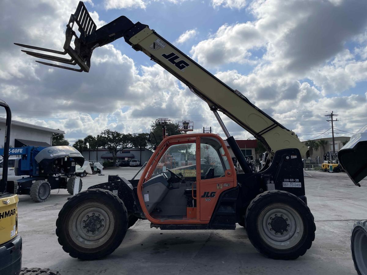 2018 JLG G6-42A-7