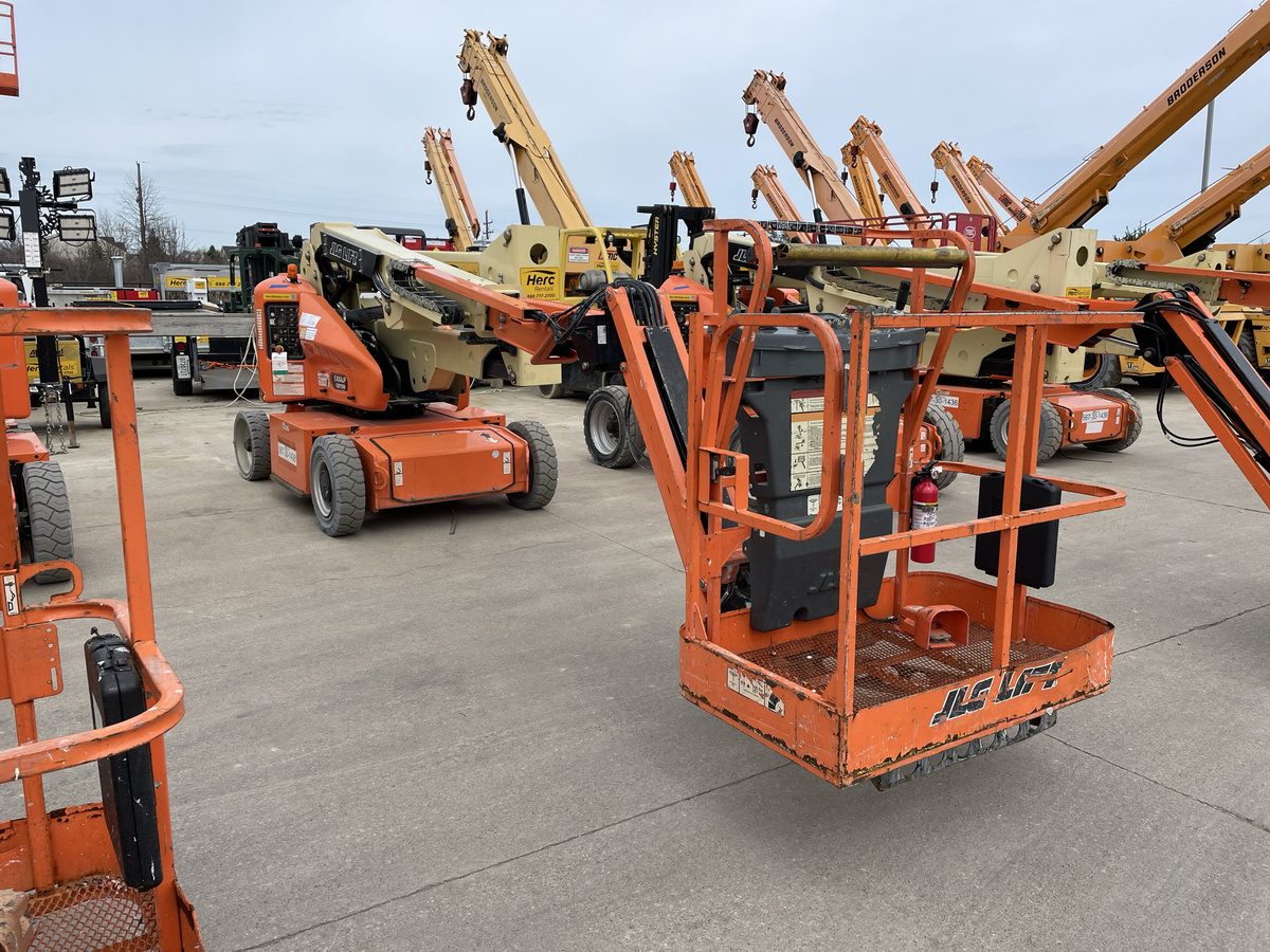 2018 JLG E400AJPN-2