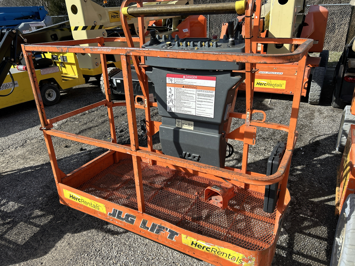 2018 JLG E450AJ-18