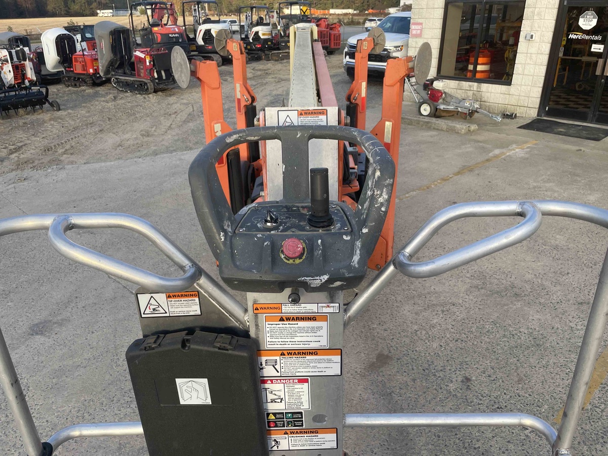 2016 JLG T500J-8