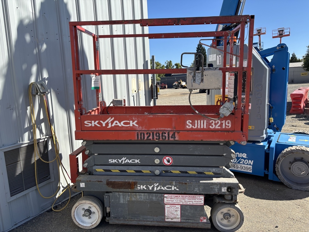 2017 Skyjack SJ3219