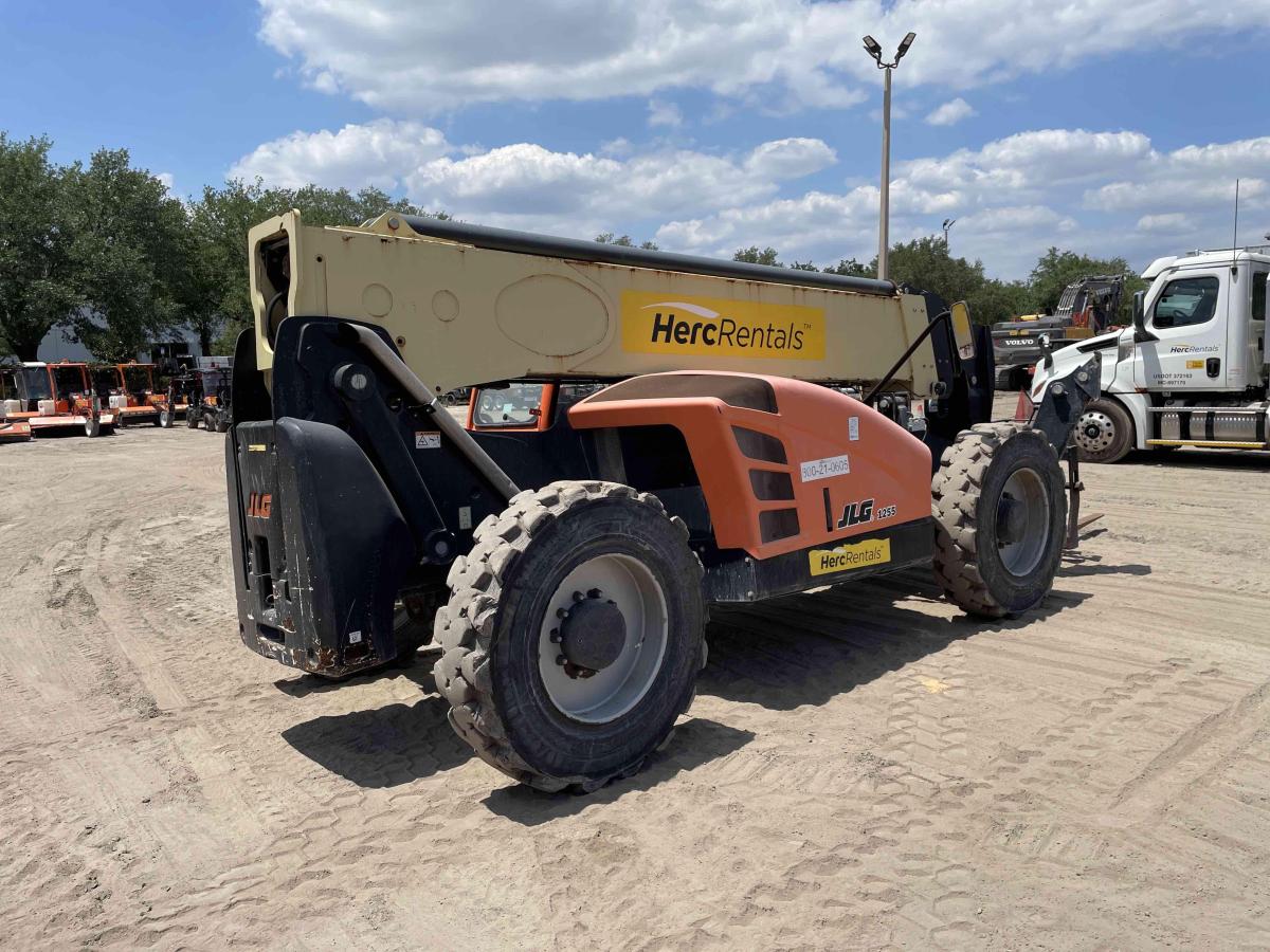2018 JLG 1255
