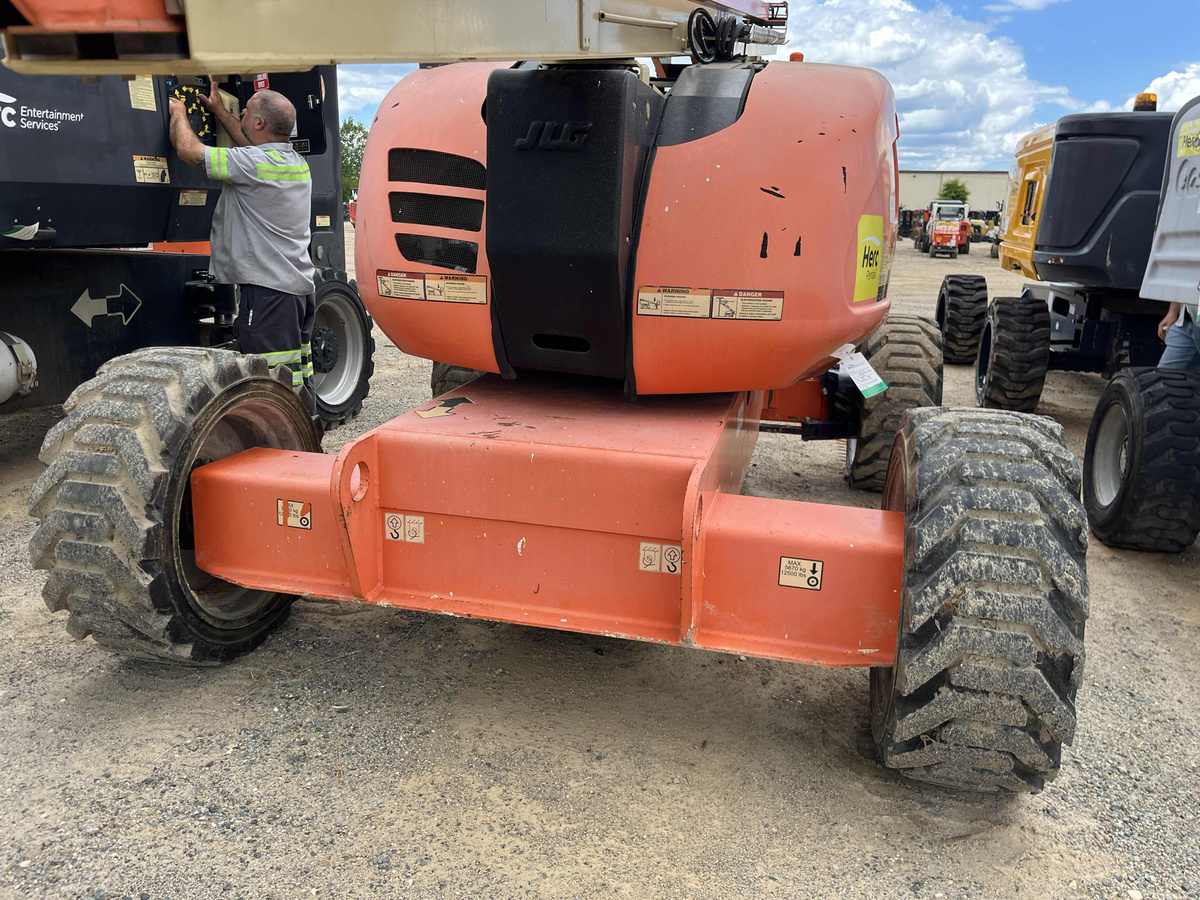 2017 JLG 600AJ-2