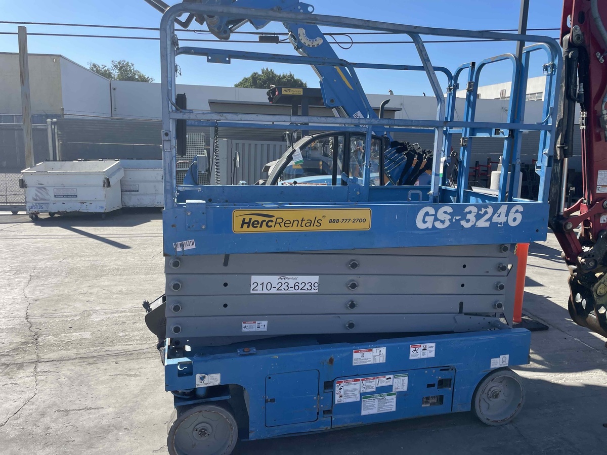 2018 Genie GS-3246-3