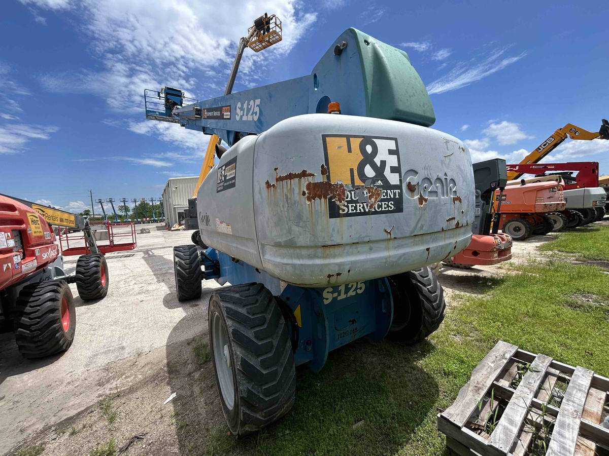 2017 Genie S-125-5
