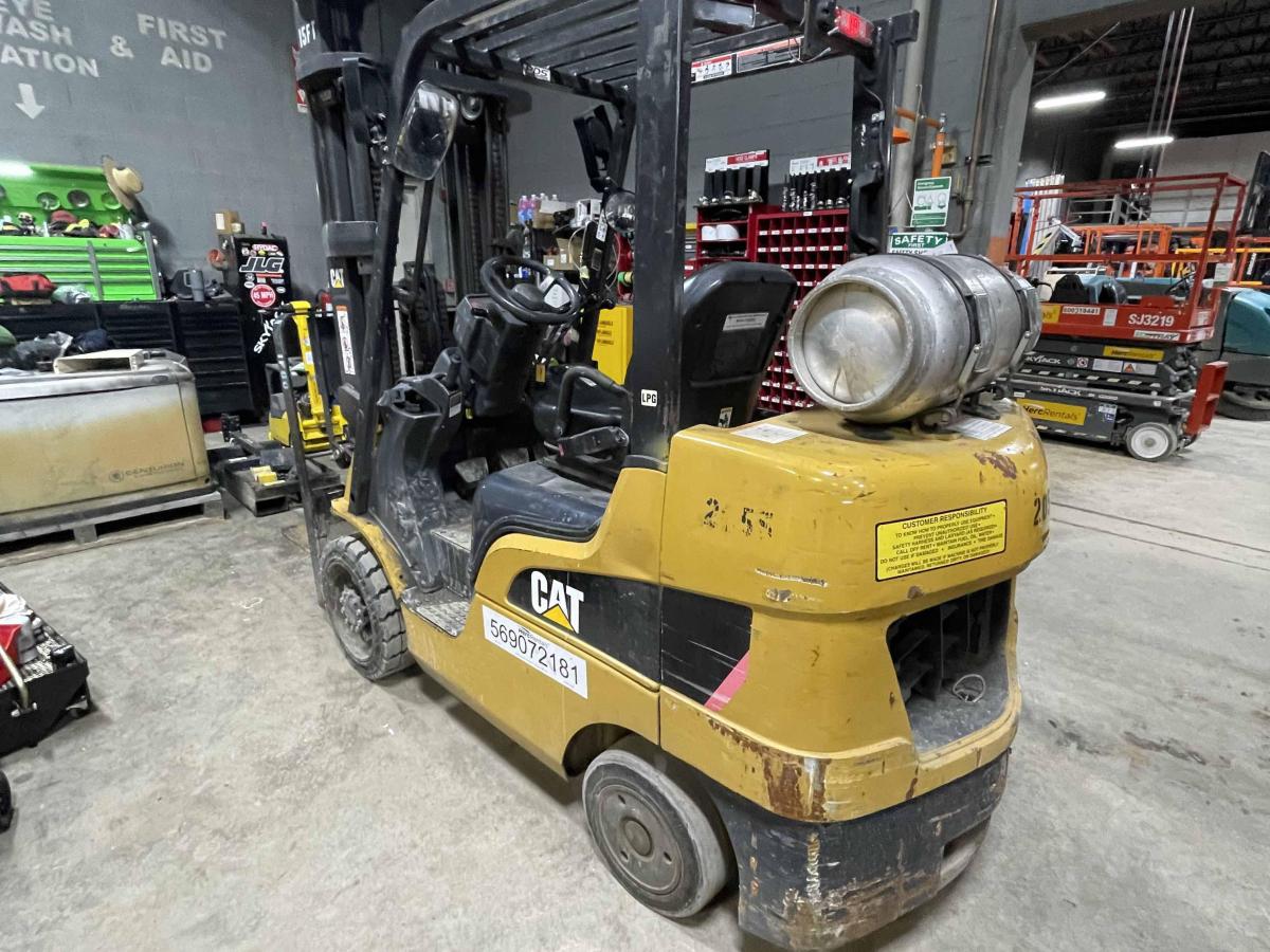 2020 CAT 2C6000