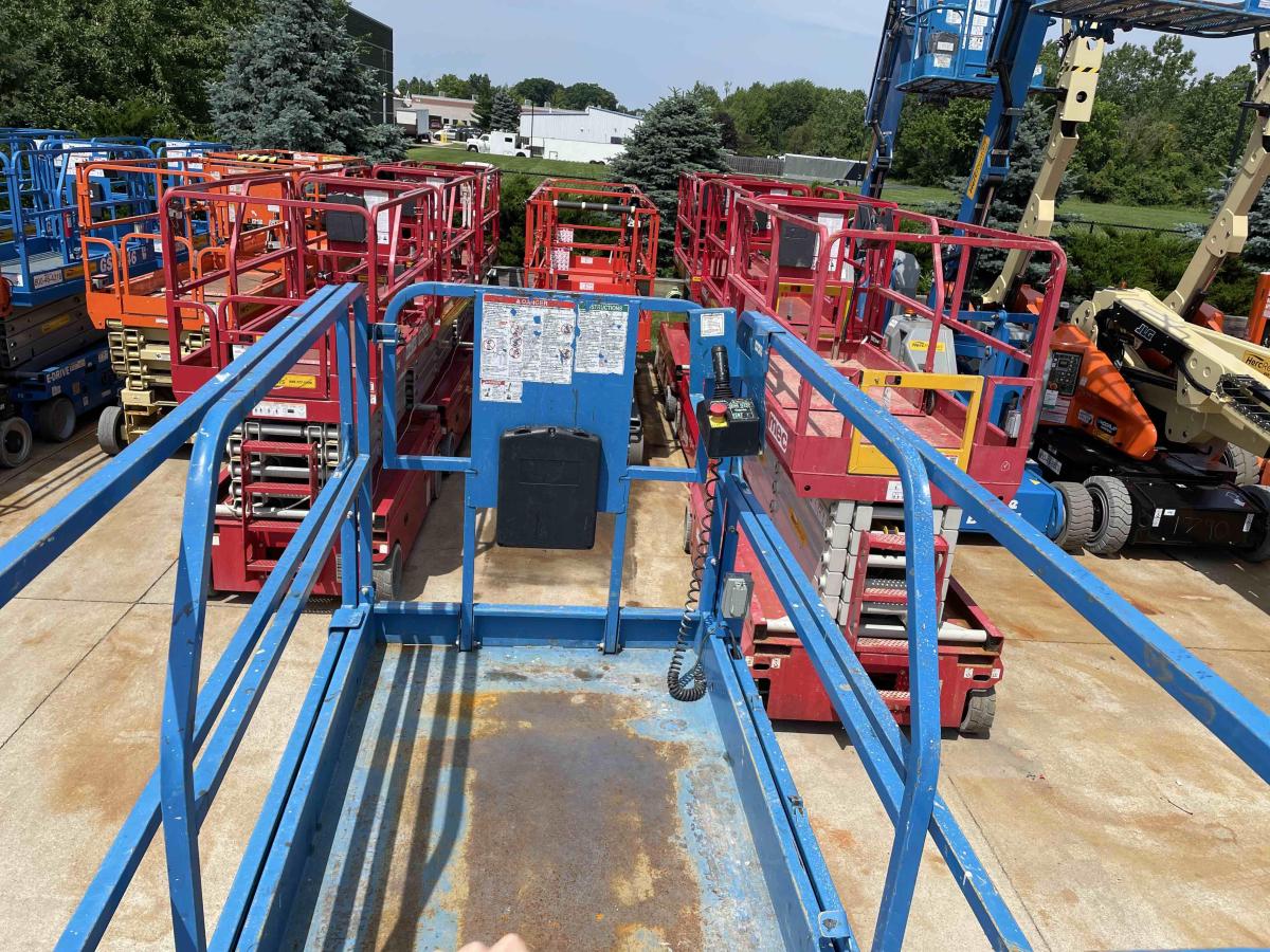 2017 Genie GS-4047-2