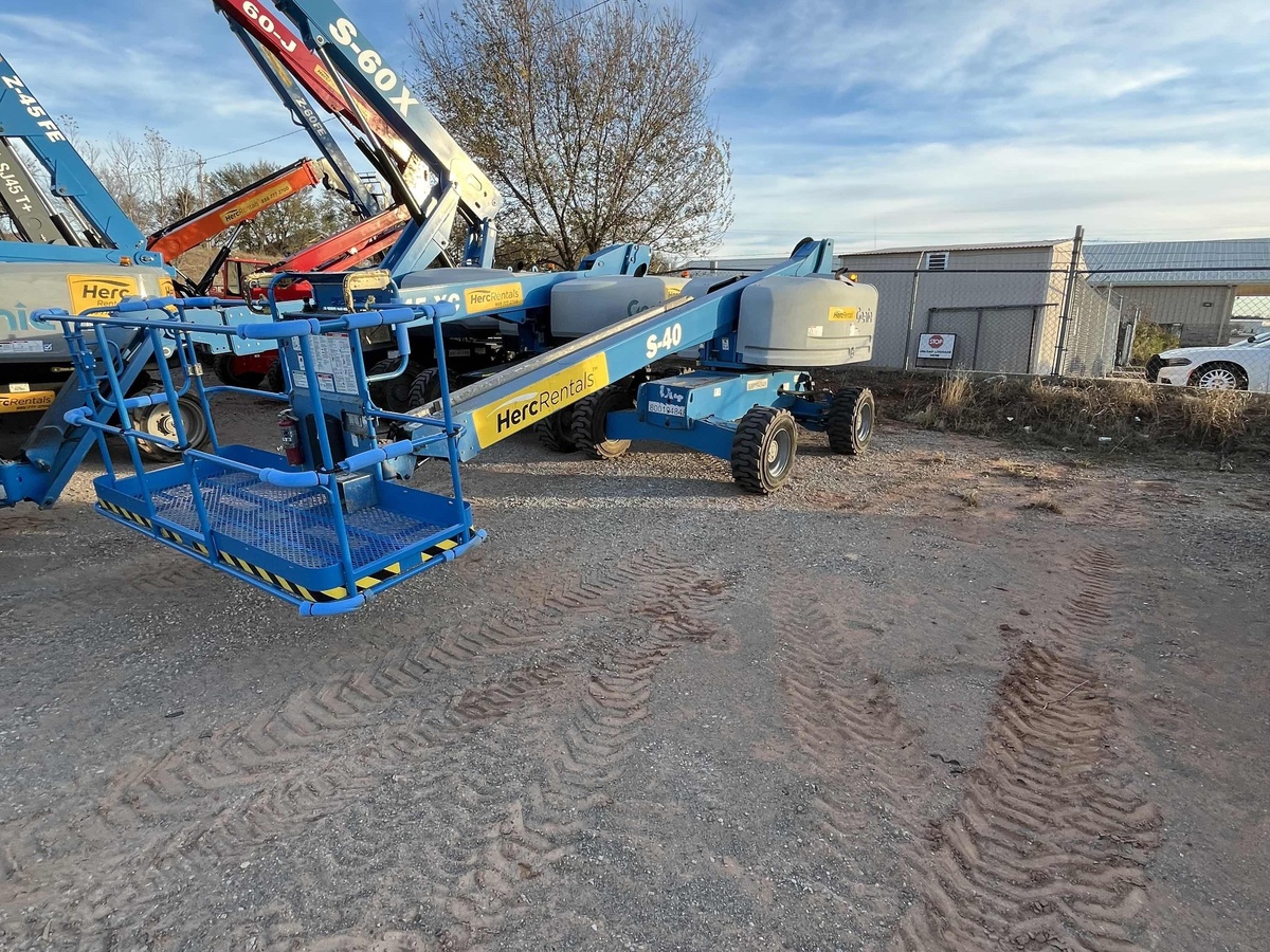 2018 Genie S-40
