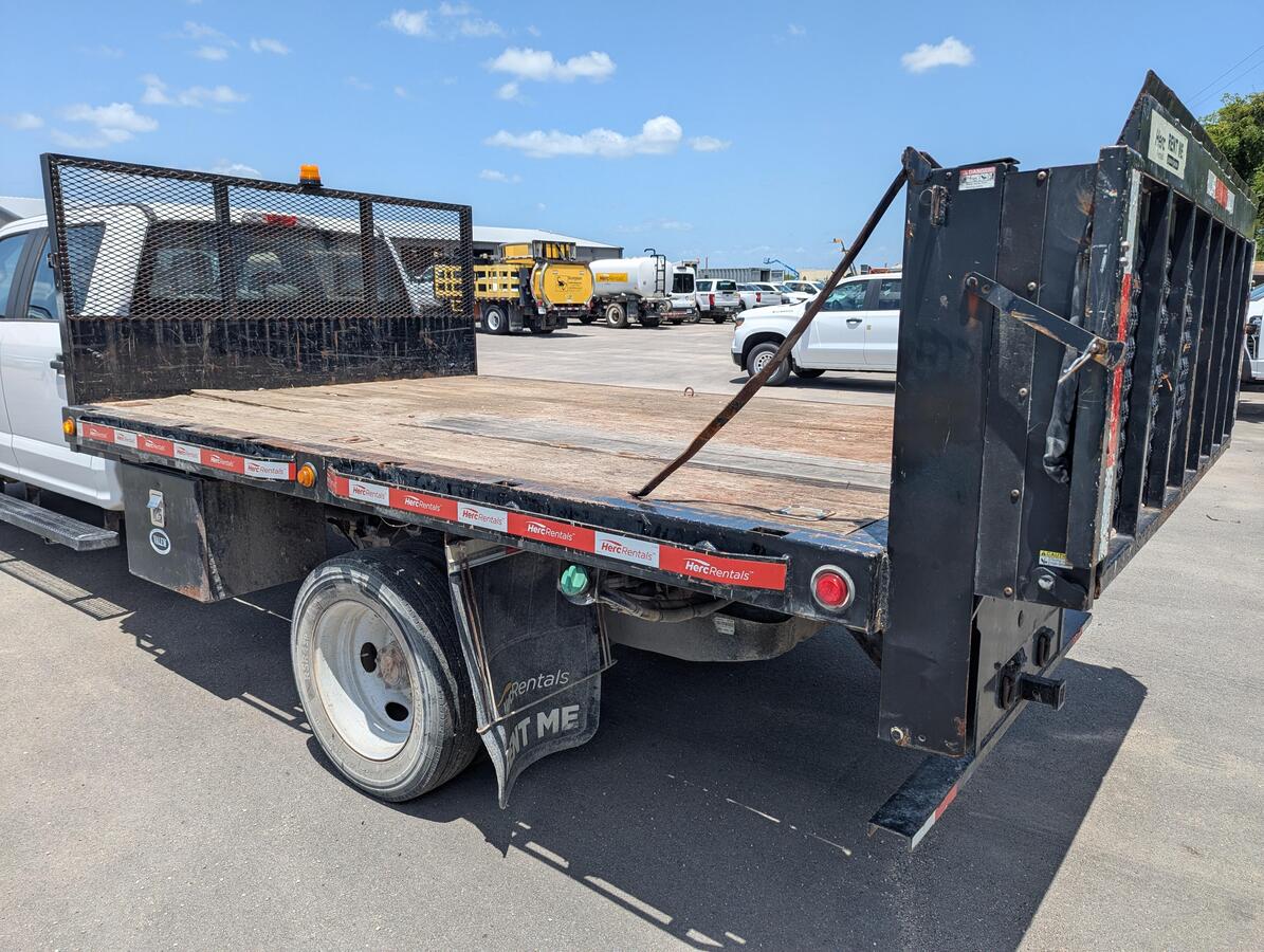 2017 Ford F550-4