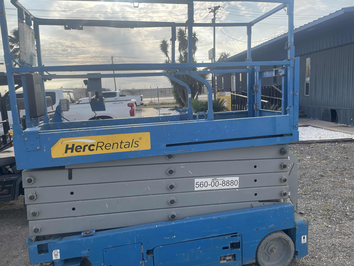 2017 Genie GS-3232-3