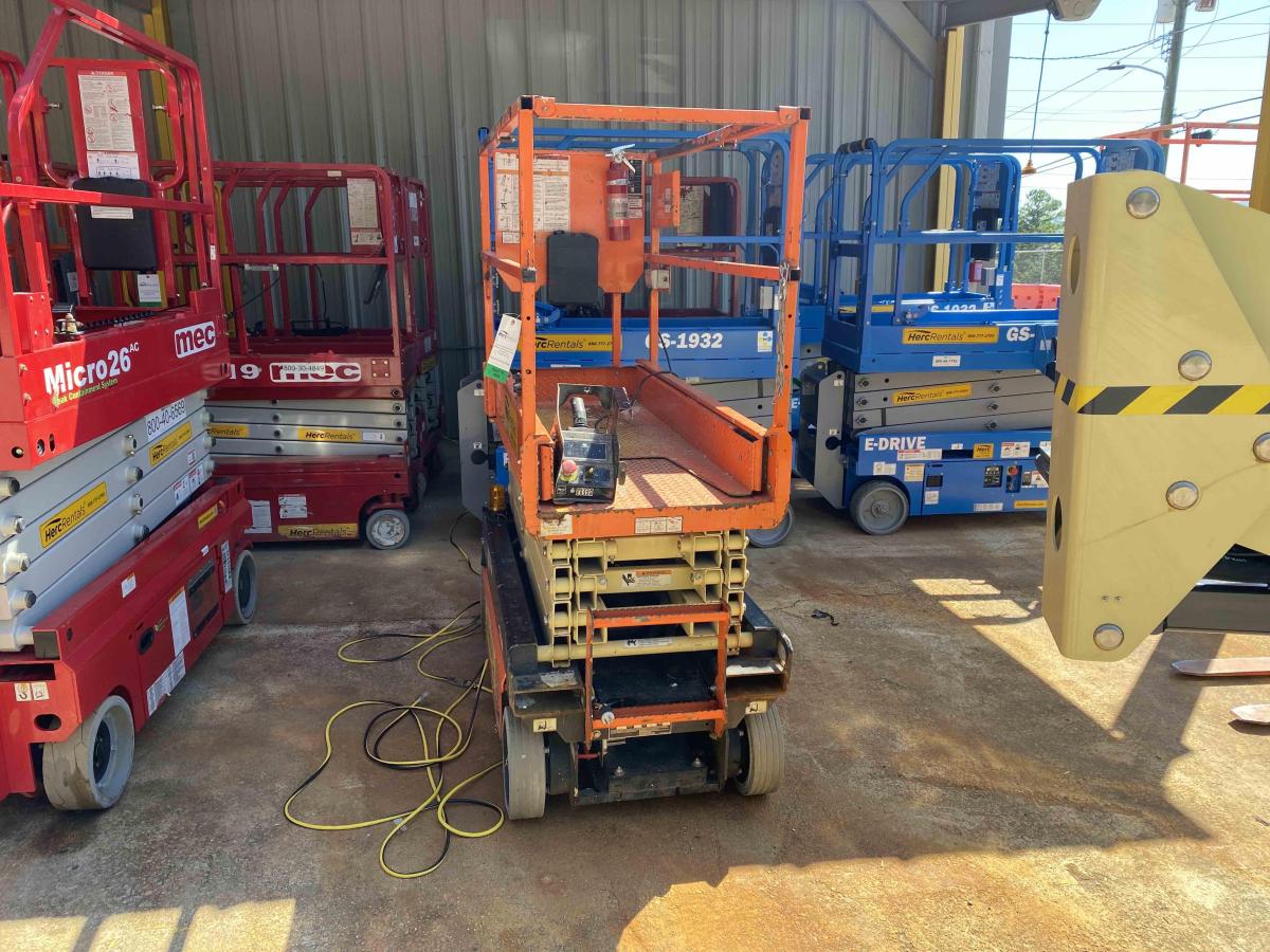 2018 JLG 1932R