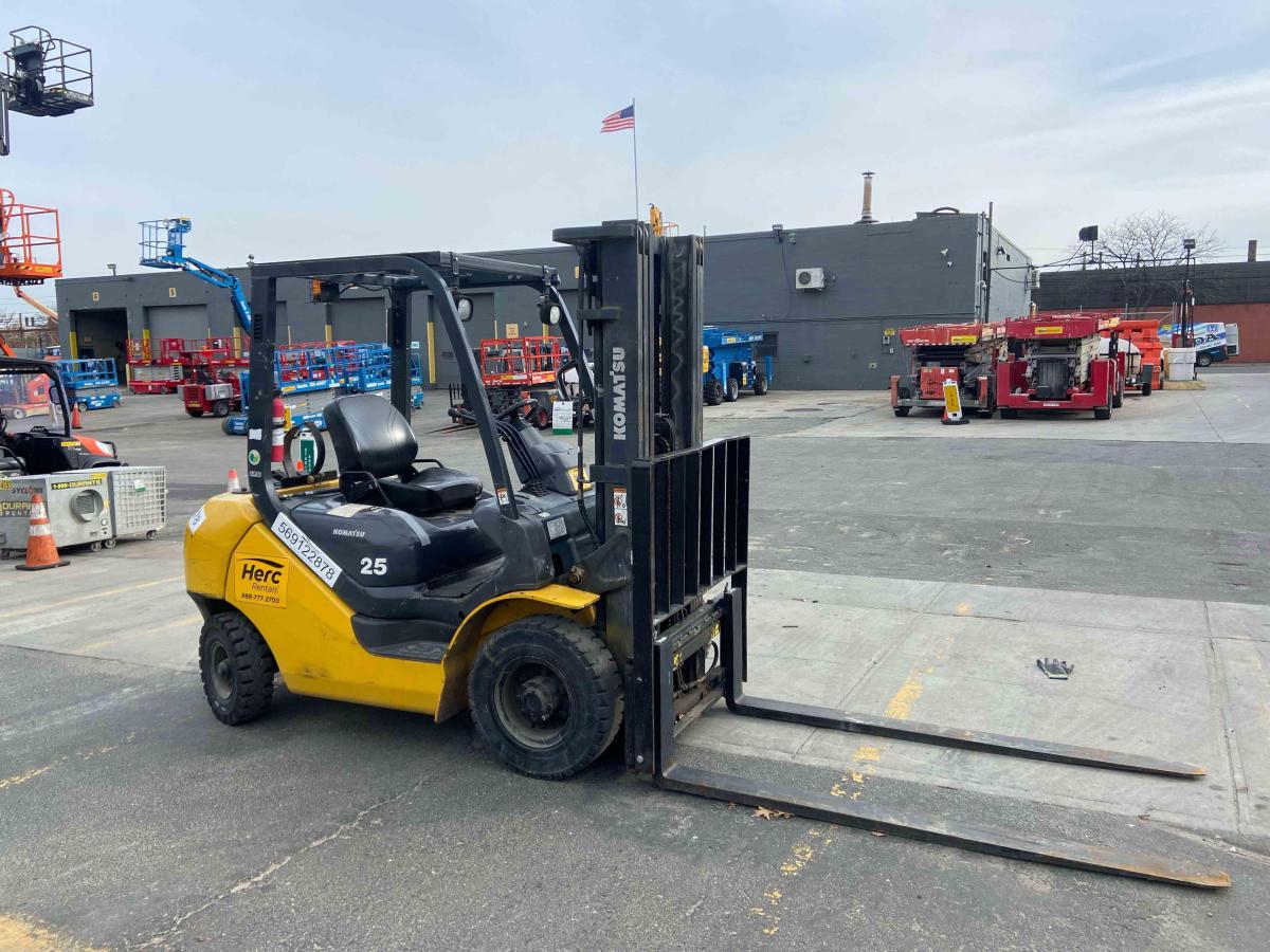 2016 Komatsu FG25T-16