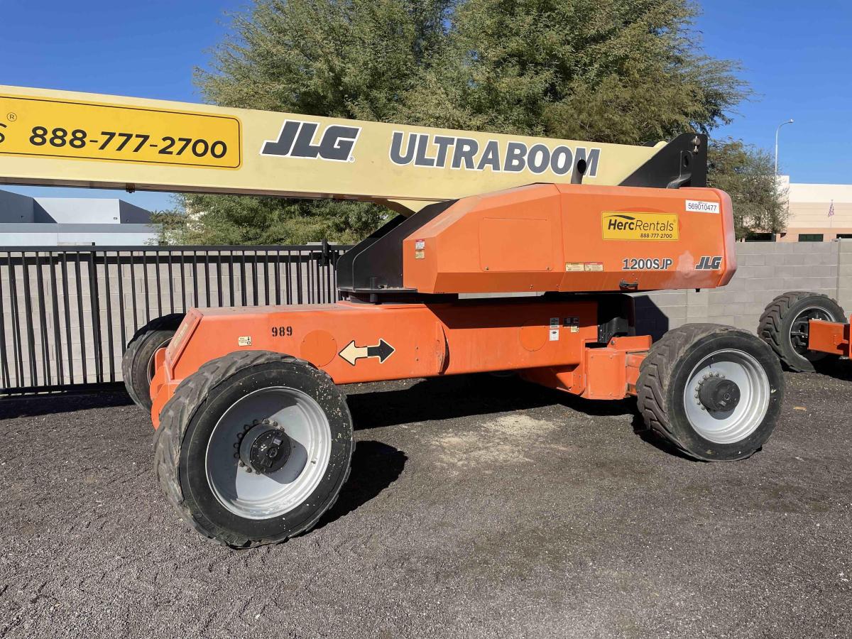 2017 JLG 1200SJP