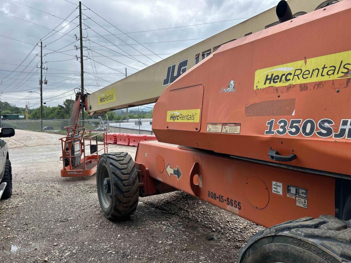 2017 JLG 1350SJP