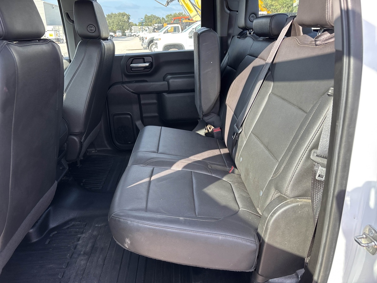 2022 Chevrolet 3500-9