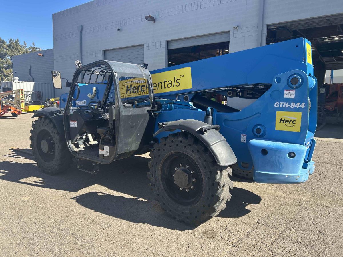2017 Genie GTH 844