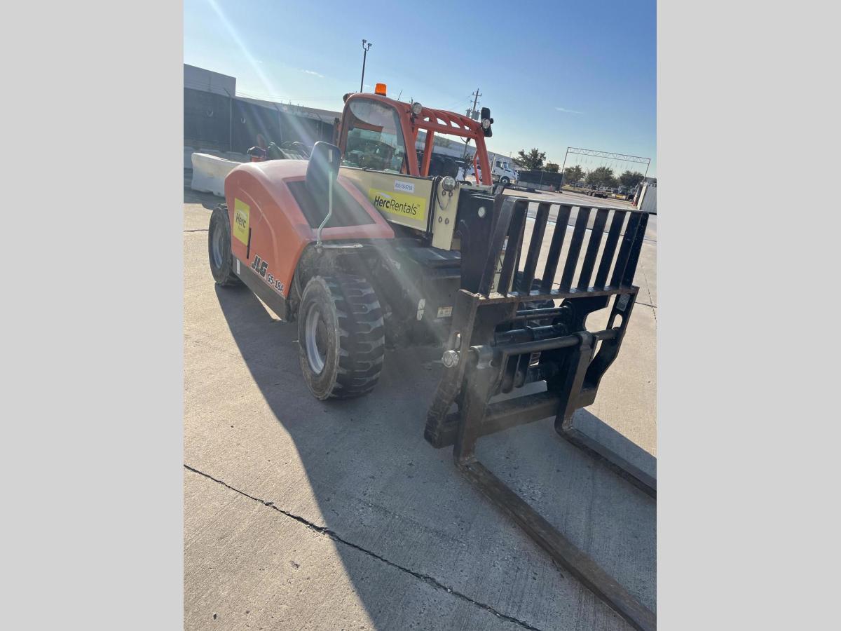 2017 JLG G5-18A