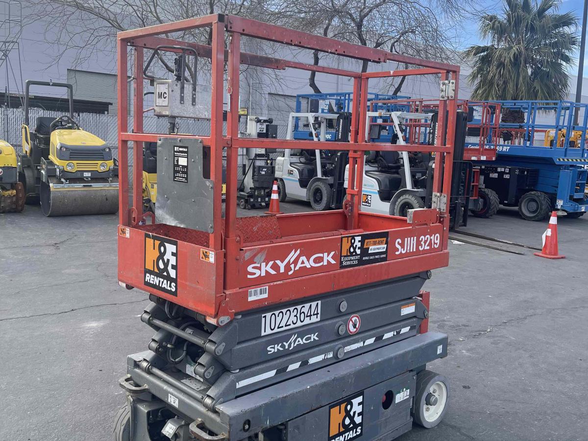 2017 Skyjack SJ3219