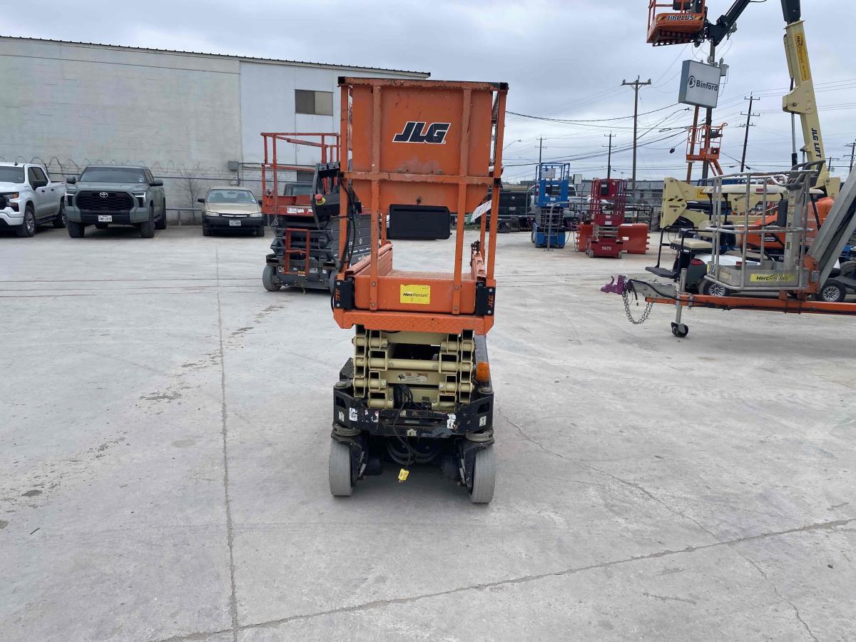2017 JLG 1932R