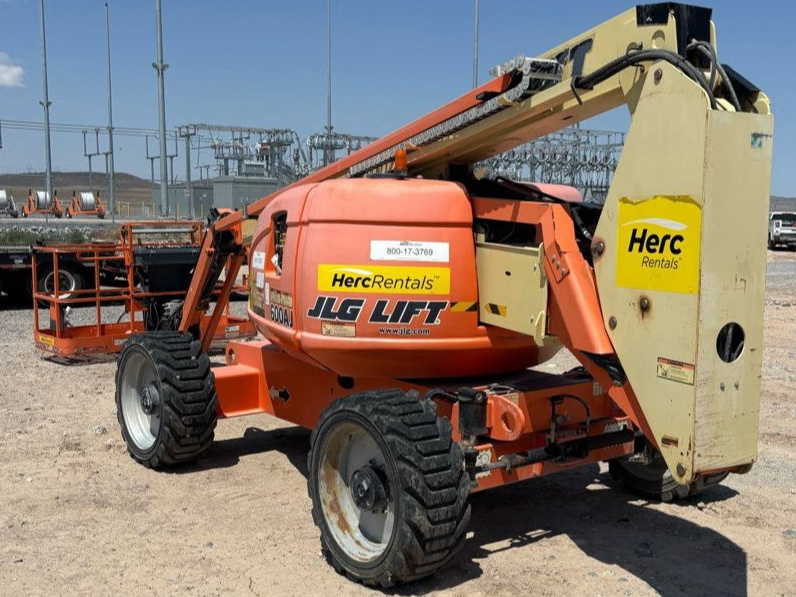 2017 JLG 600AJ