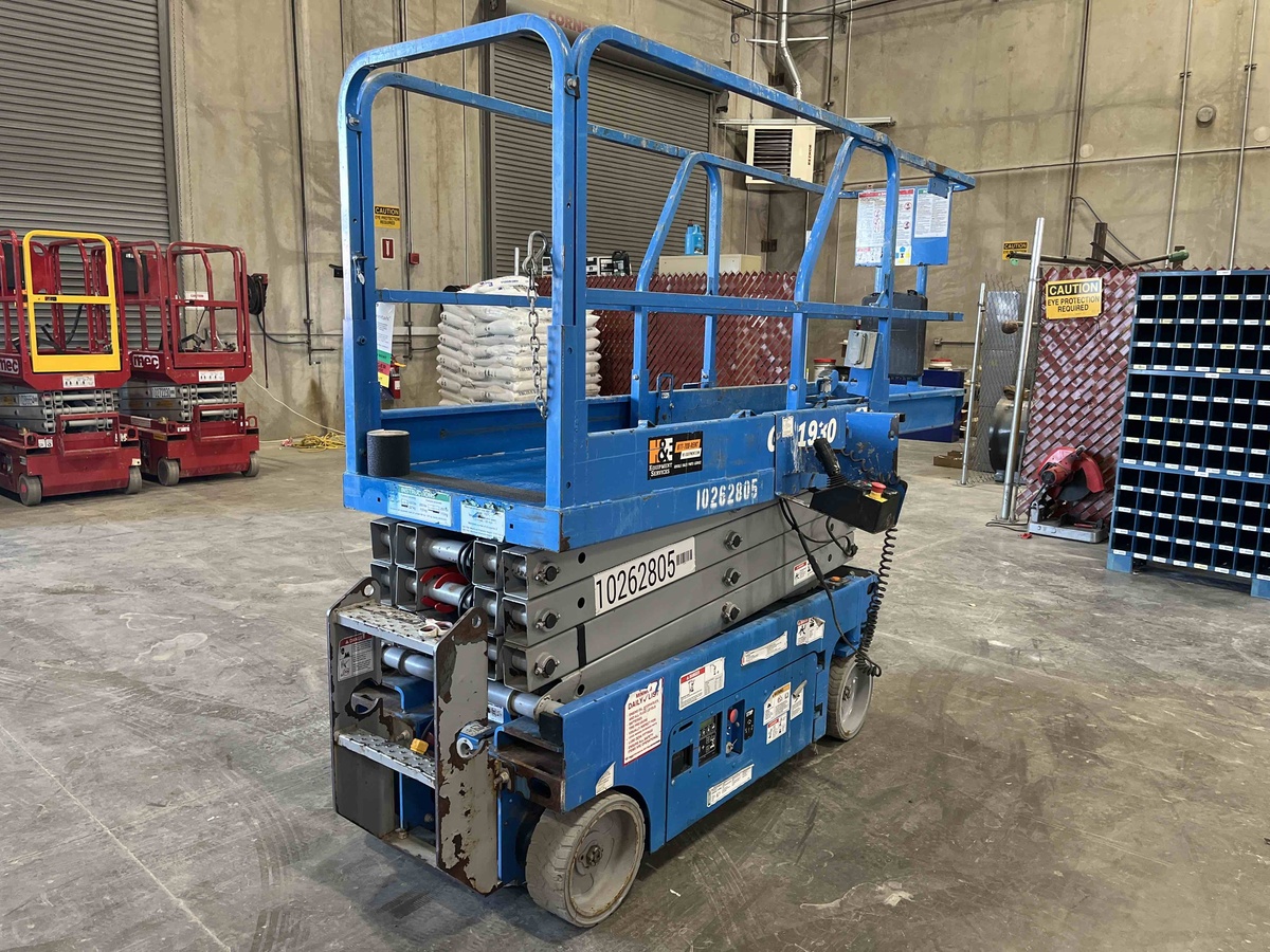2018 Genie GS-1930