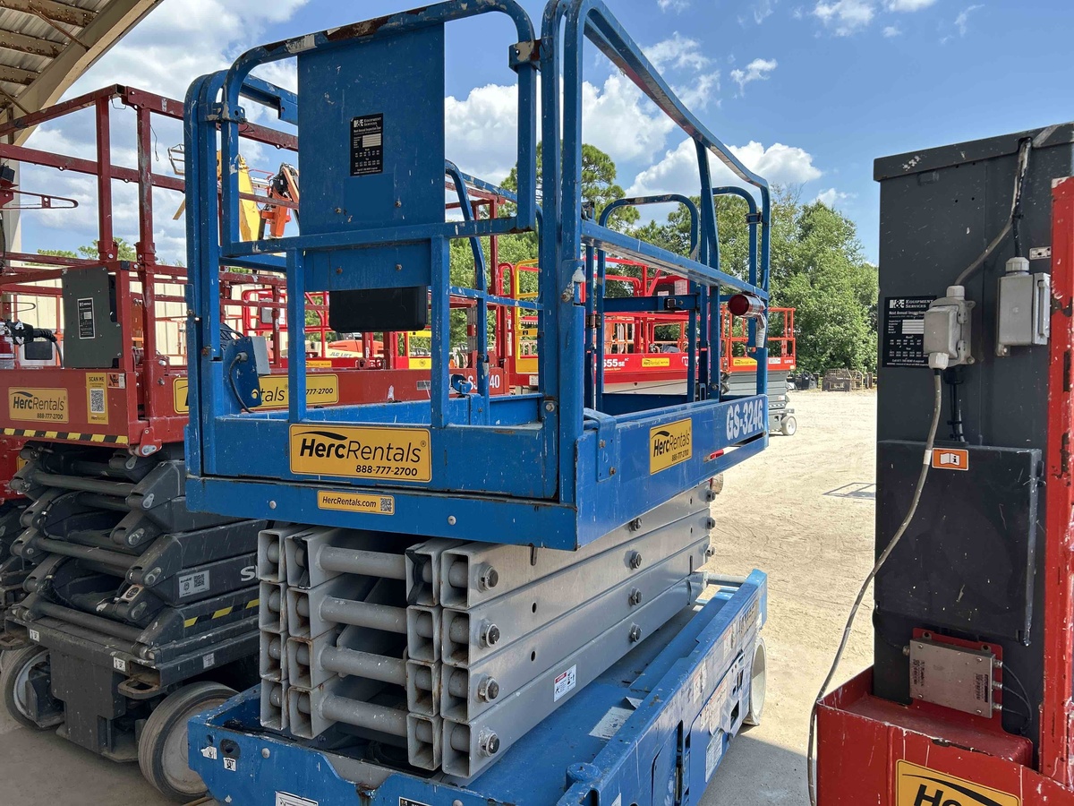 2017 Genie GS-3246-2