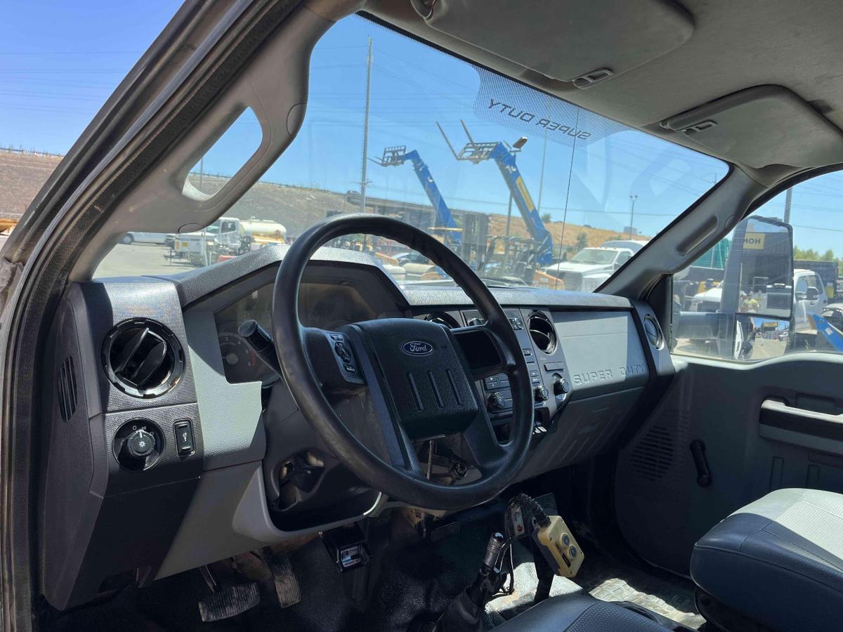 2017 Ford F750-6