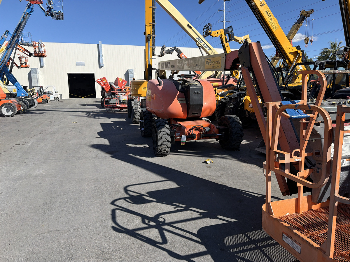 2013 JLG 600AJ-4