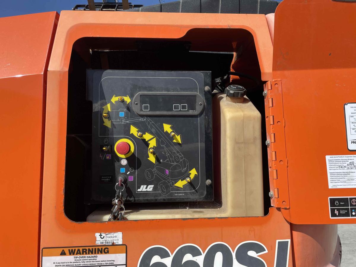 2017 JLG 660SJ-10