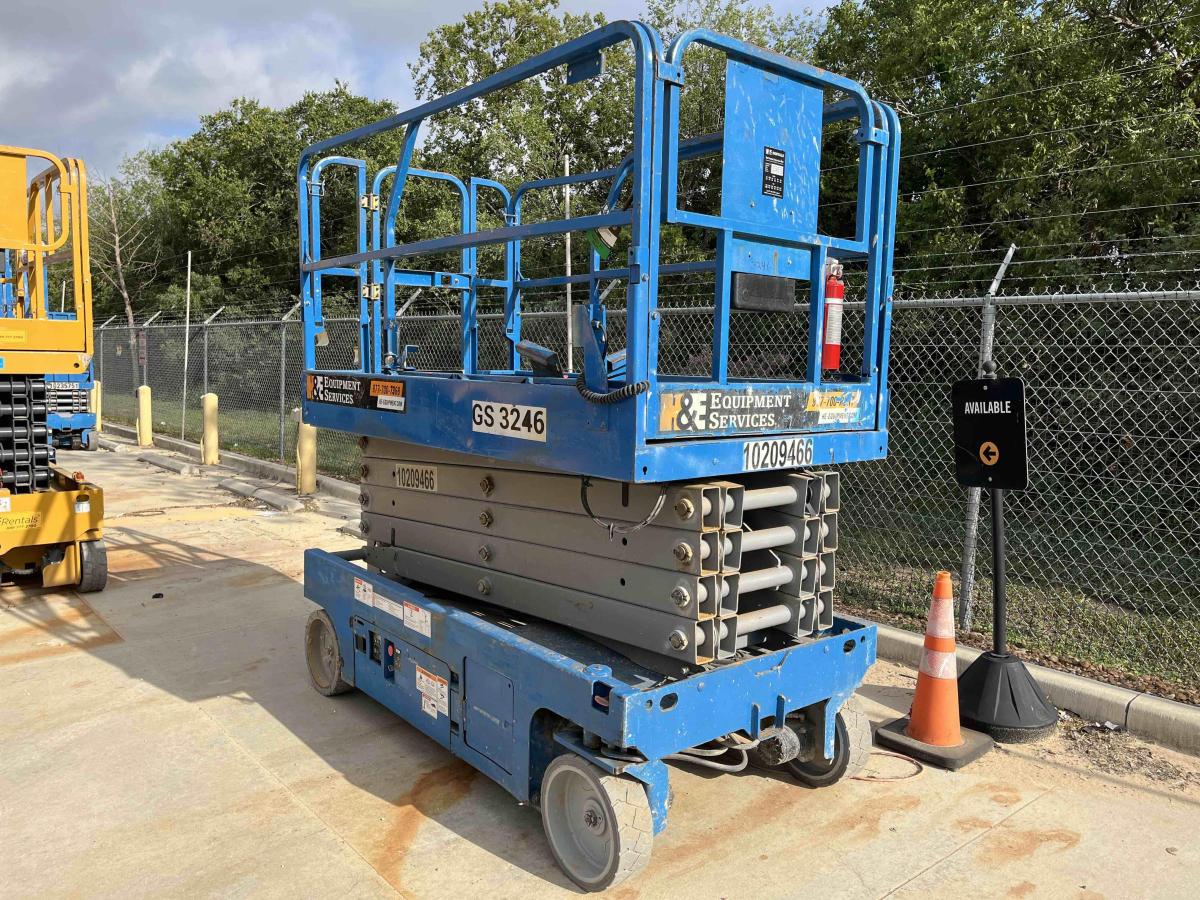 2017 Genie GS-3246-6