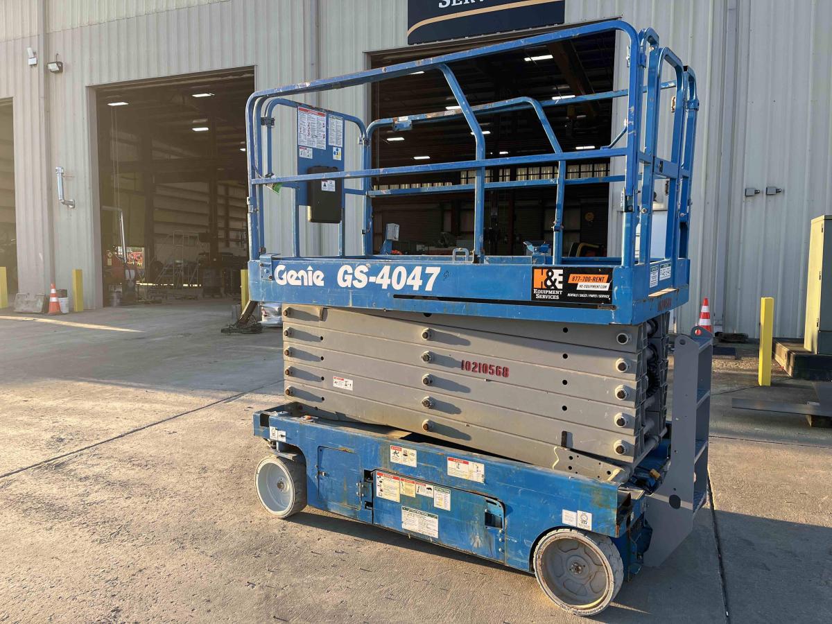2017 Genie GS-4047