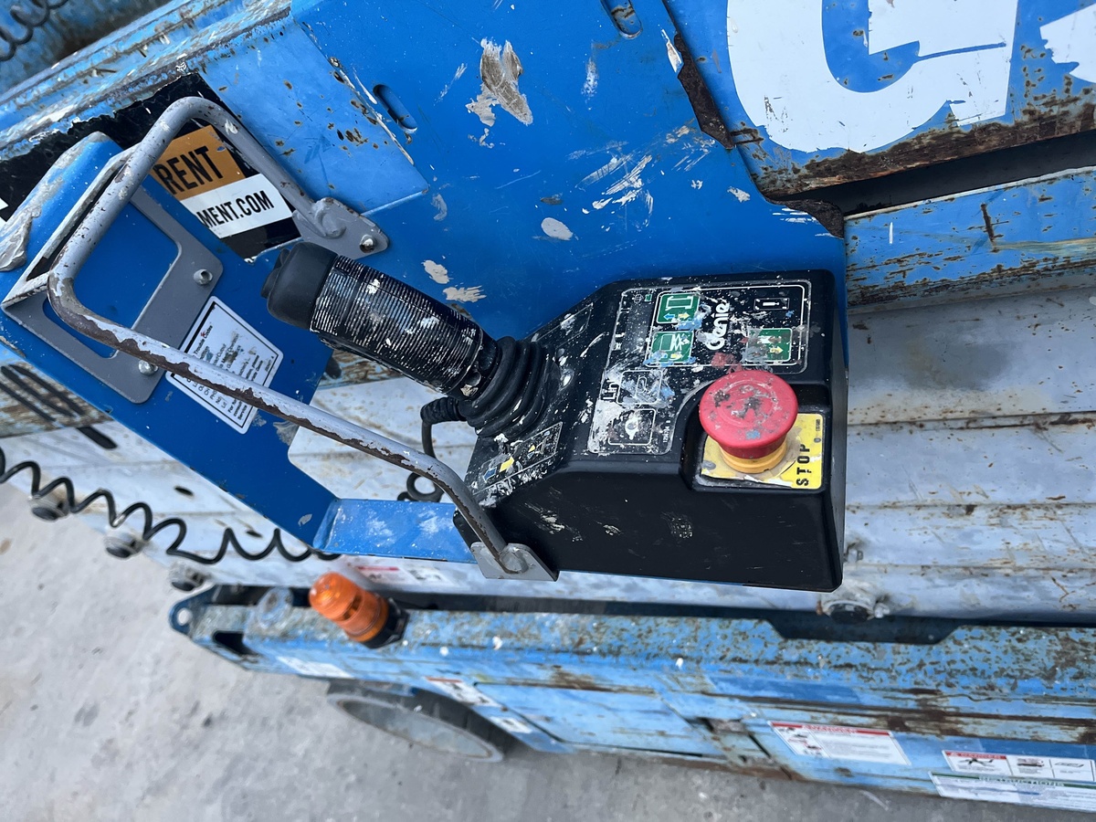 2016 Genie GS-3232-5