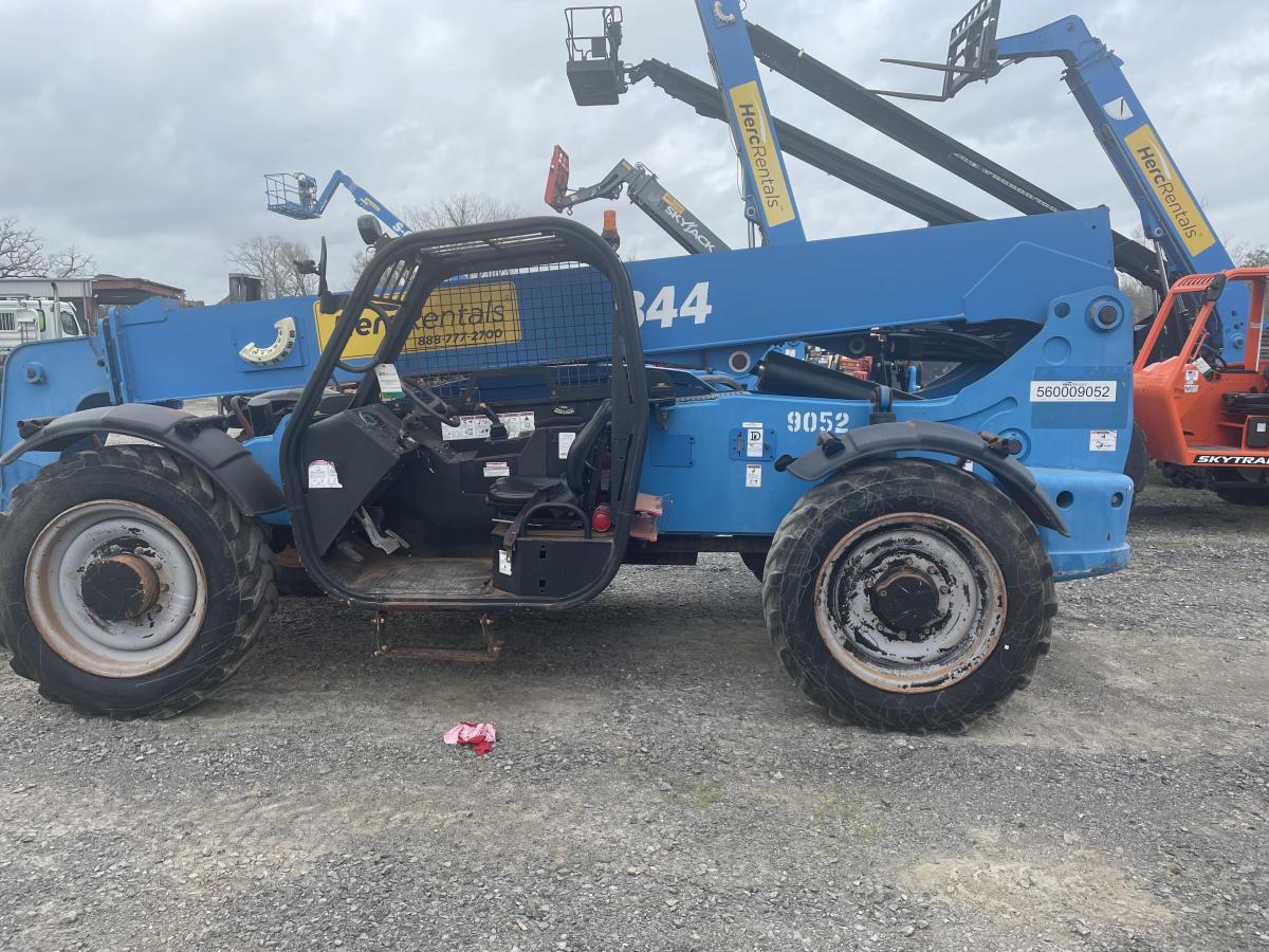 2018 Genie GTH 844