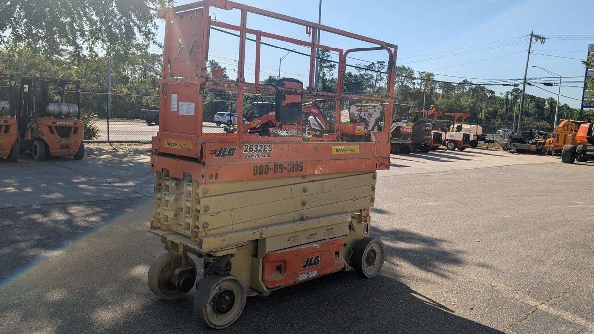 2016 JLG 2632ES-4