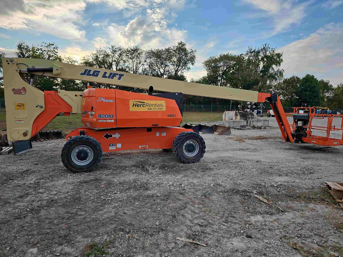 2011 JLG 800AJ-6