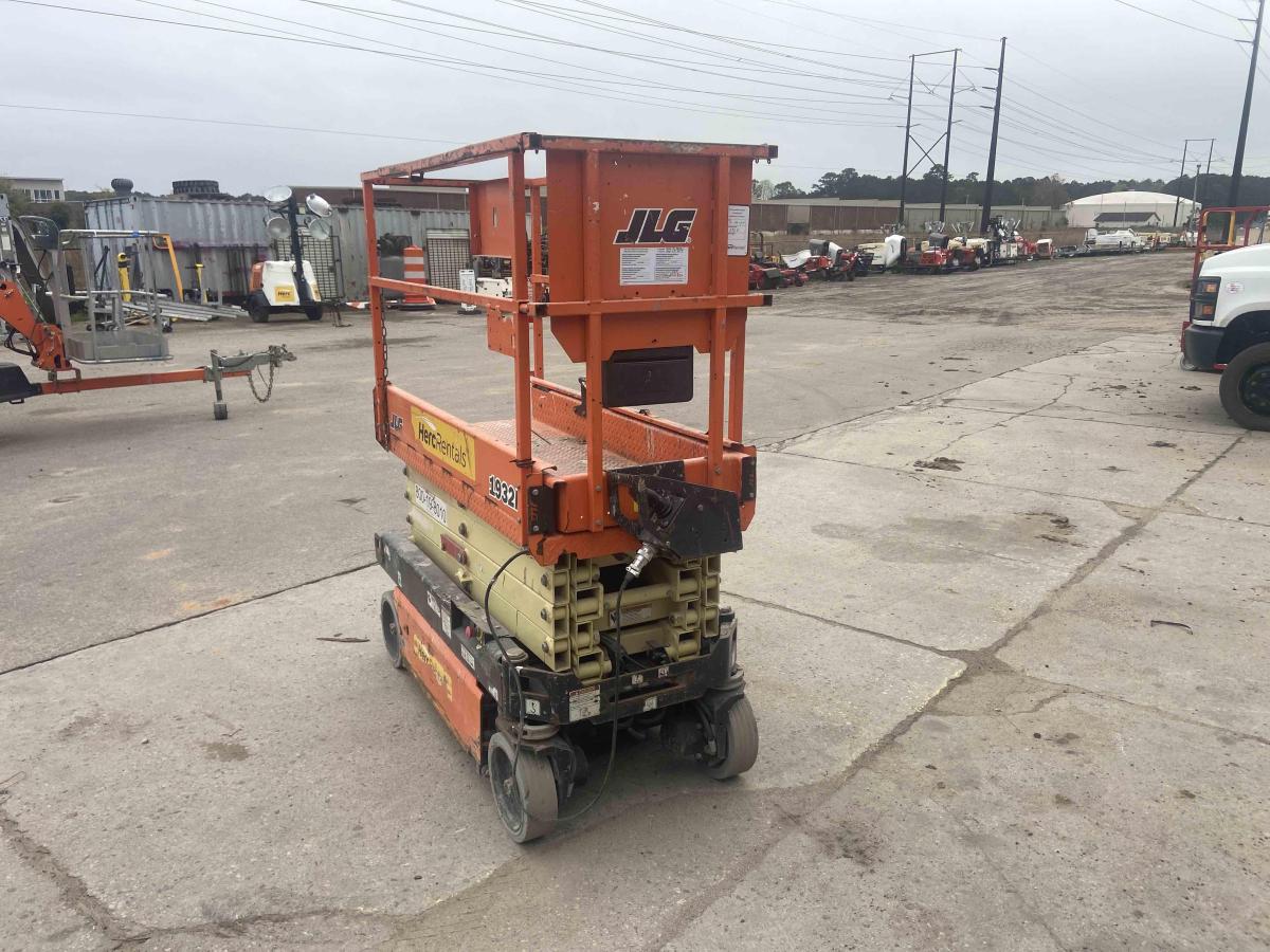 2018 JLG 1932R