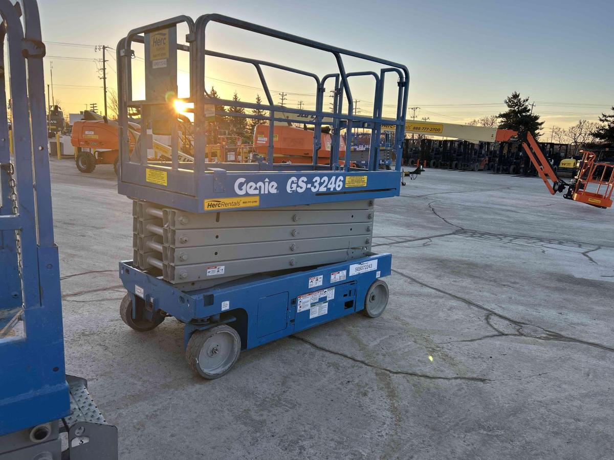 2013 Genie GS-3246